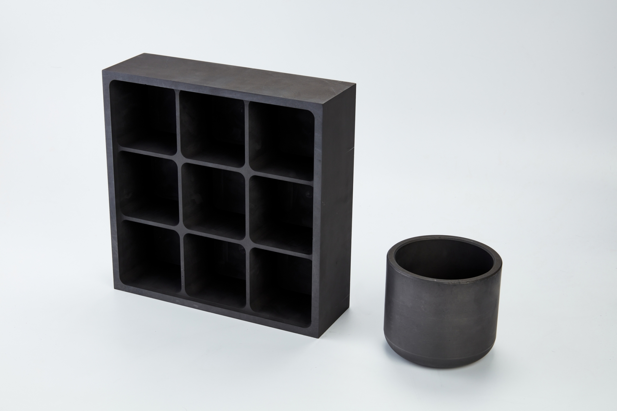 Graphite crucible (nine-square division)-向尚碳精